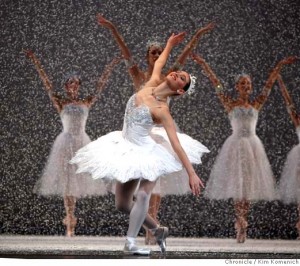 dd sfnut 090 kk 300x266 San Francisco Ballet’s Nutcracker: Movement Workshop | Civic Center